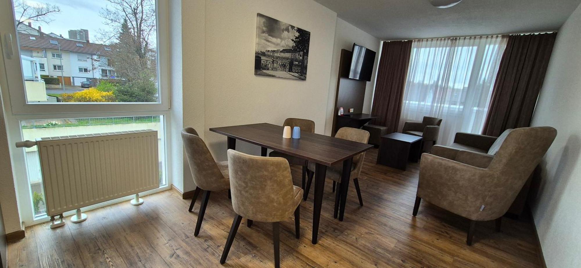 Melvi Hotel Göppingen Екстериор снимка