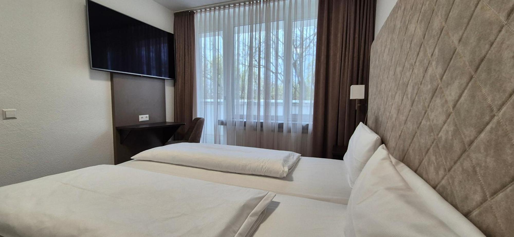 Melvi Hotel Göppingen Екстериор снимка