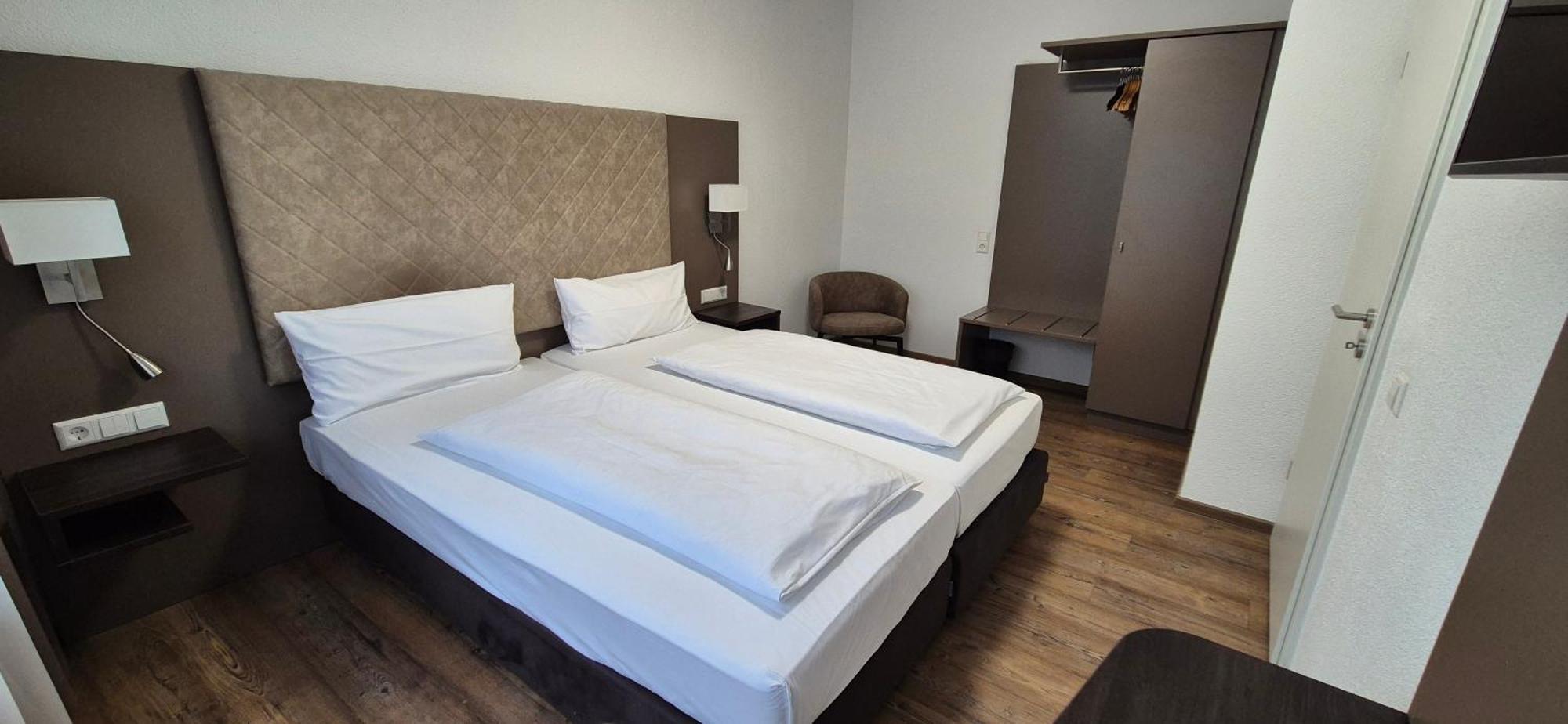 Melvi Hotel Göppingen Екстериор снимка